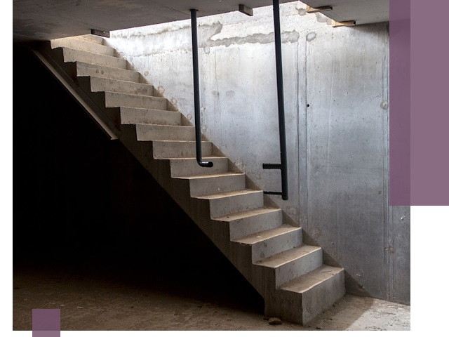 Изготовление и монтаж лестниц в подвале в Краснотурьинске