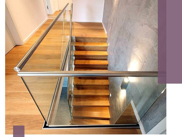 Перила для лестницы в доме — изготовление и монтаж в Краснотурьинске