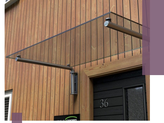 Стеклянные козырьки на входы и фасады в Краснотурьинске