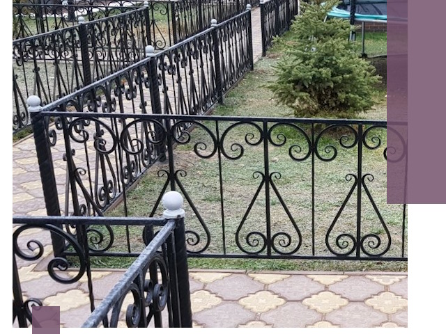 Кованые газонные ограждения под ключ в Краснотурьинске